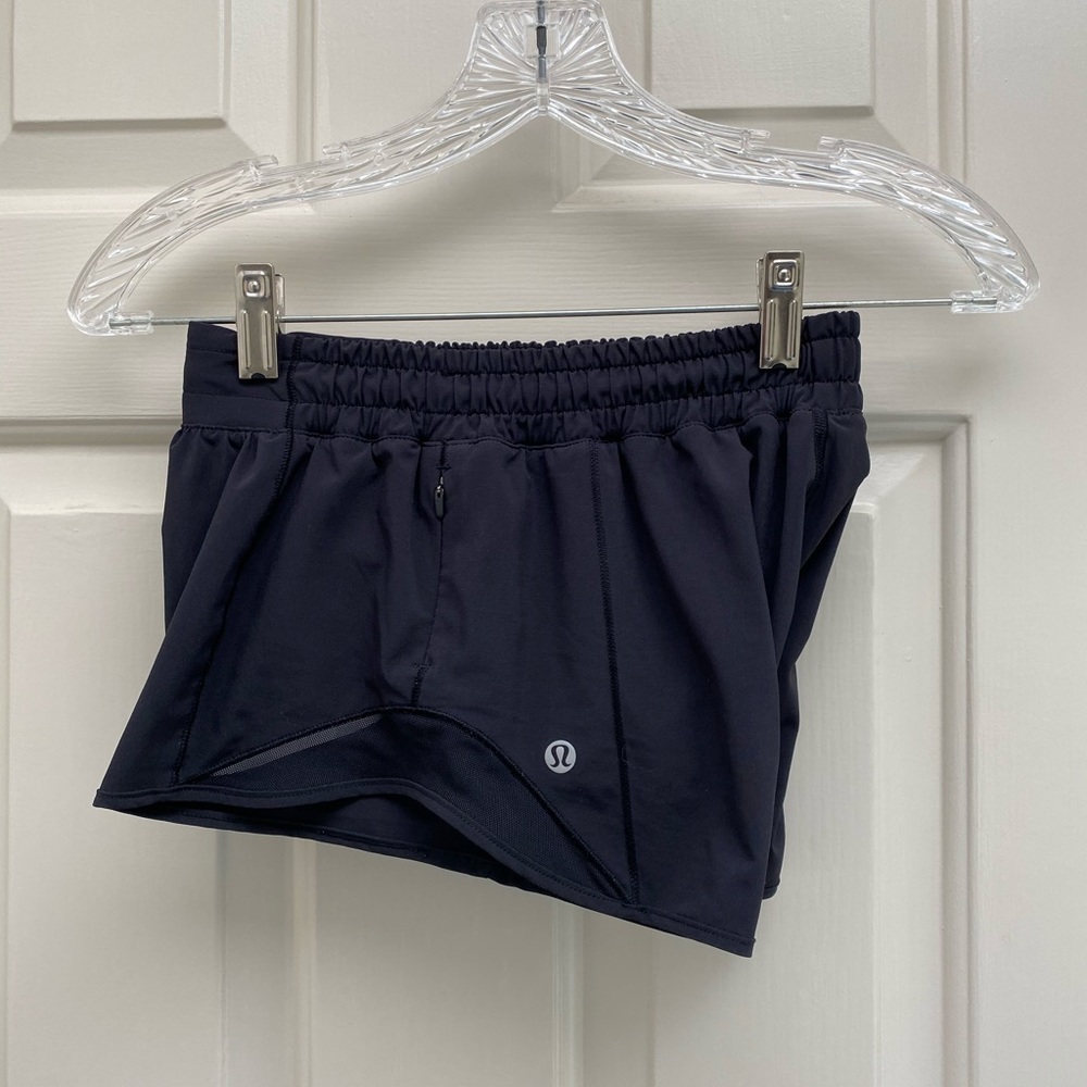 🌟Lululemon Hotty Hot Shorts 2.5 - Size 2🌟